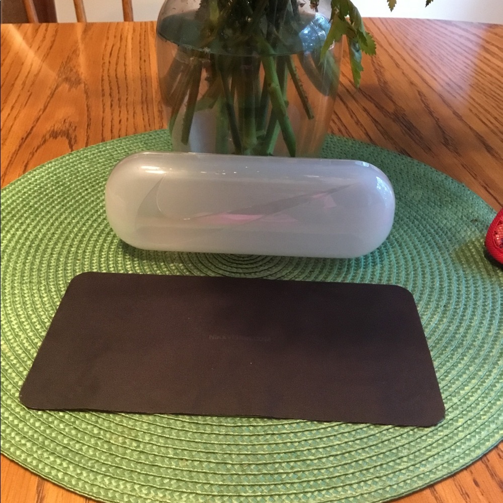New Nike eyeglass case